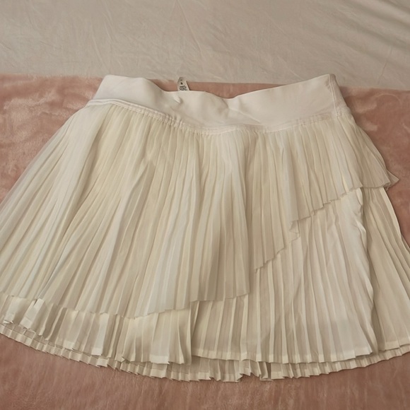 lululemon tiered pleated tennis / golf skort - Picture 3 of 5